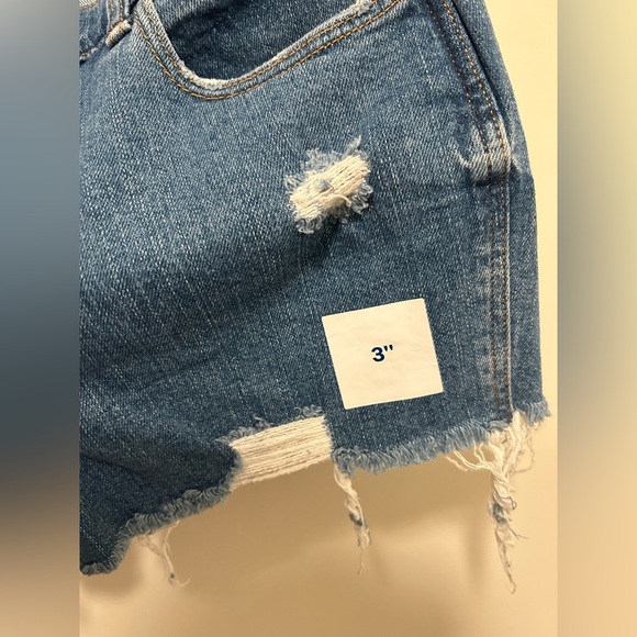 NWT size 2 old navy jean shorts! - Picture 4 of 4